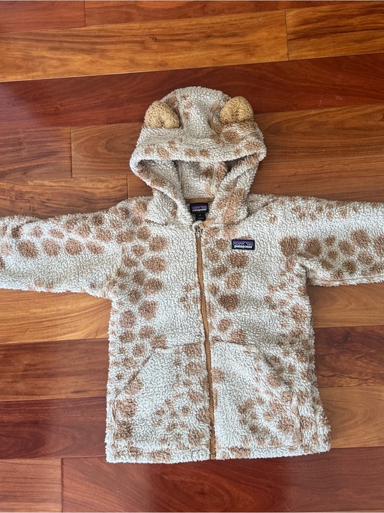 Patagonia Other - Patagonia Cream and Tan Sherpa Fleece - Baby Furry Friends Hoodie